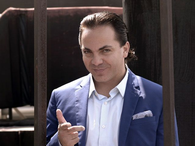 Foto Cristian Castro sonriente