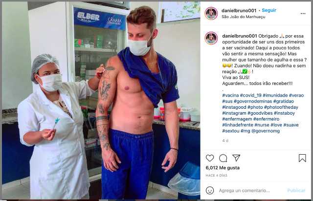 Daniel Bruno, enfermero musculoso, recibe vacuna en Brasil