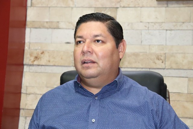Emmett Soto Grave, alcalde de Escuinapa, Sinaloa, se vacunó contra Covid