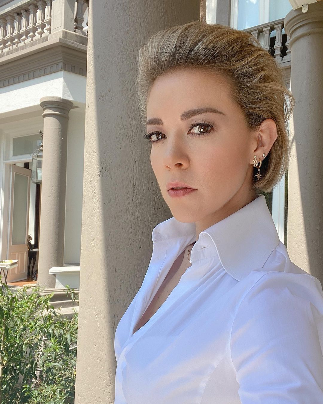 Fernanda Castillo en la serie Monarca
