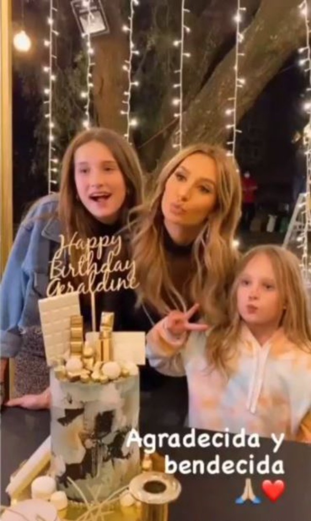 Geraldine Bazán celebra su cumpleaños con fiesta masiva