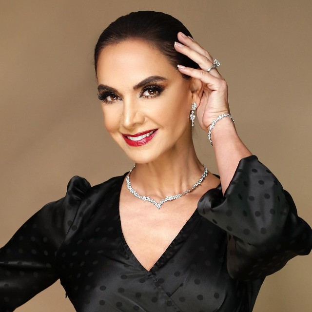 Lupita Jones maquillada en instagram