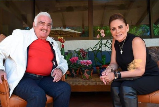 Mara Patricia Castañeda y Vicente Fernández en la entrevista