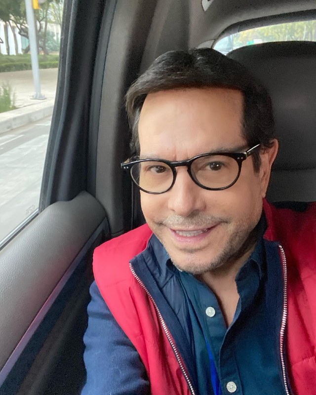 Pepillo Origel se vacunó contra Covid