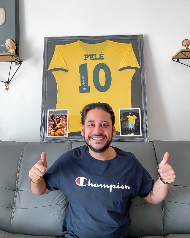 Rix mandando saludos en redes
