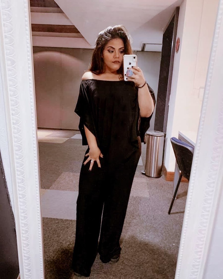 Yuliana Martinez la voz look