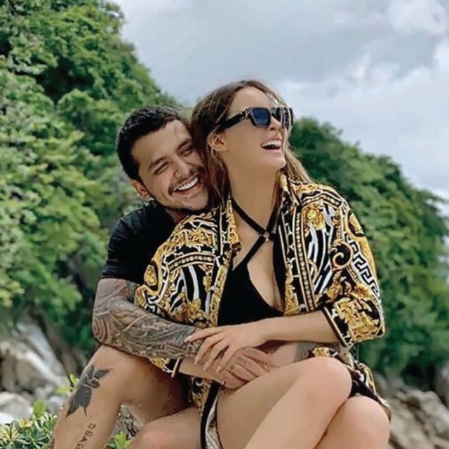 belinda y Nodal