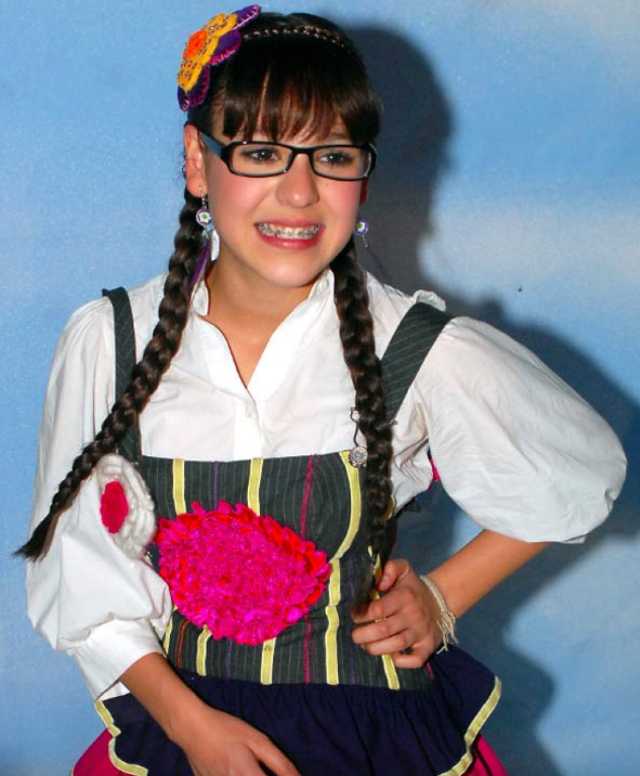 Danna Paola como Patito en Atrévete a soñar