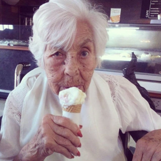 Doña Eva Mange