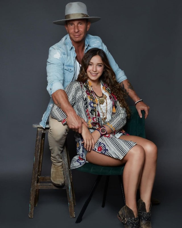 Fueron asaltados Erik Rubín y su hija Mía