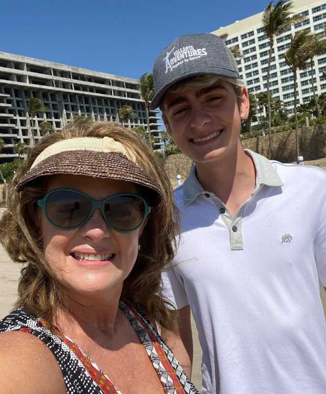Erika Buenfil y su hijo
