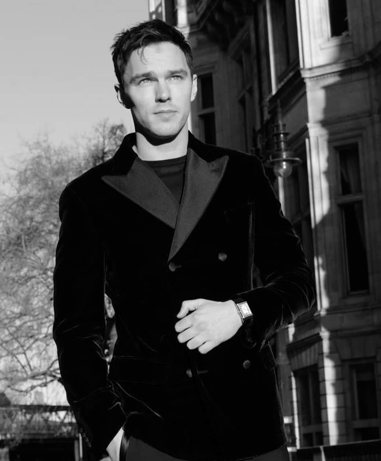 Golden Globes Nicholas Hoult 2021