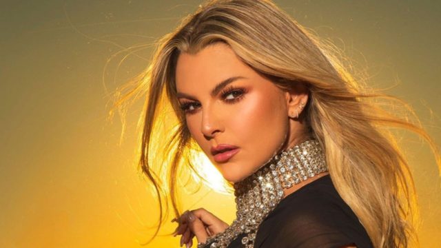 Marjorie de Sousa look