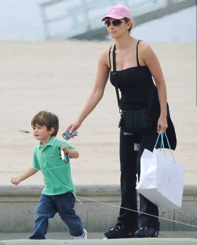 Aracely Arámbula con su hijo Daniel