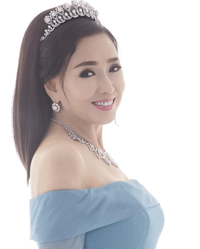  Apasra Hongsakula
