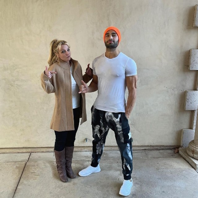 Sam Asghari, novio de Britney Spears arremete contra su papá