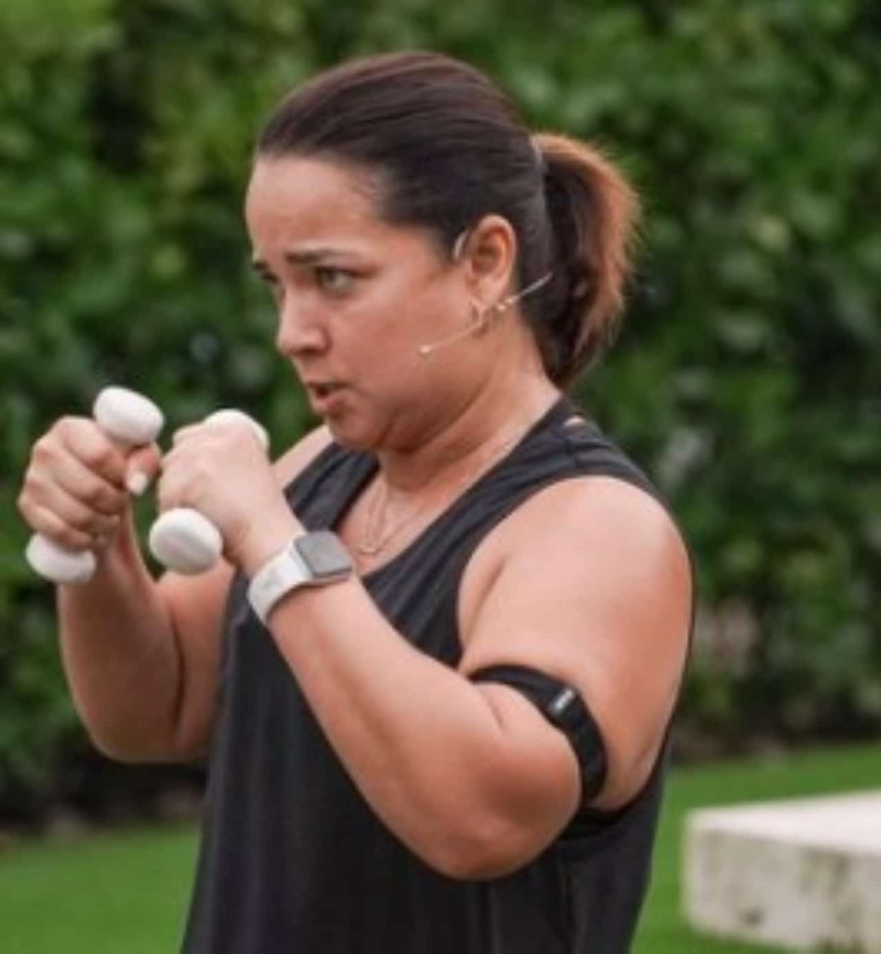 Adamari López haciendo ejercicio rudo