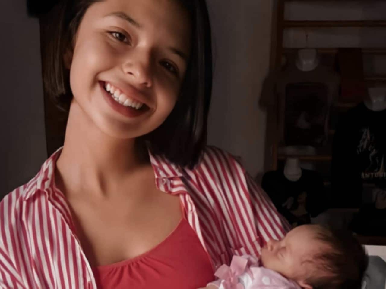 Ángela Aguilar foto bebé embarazada