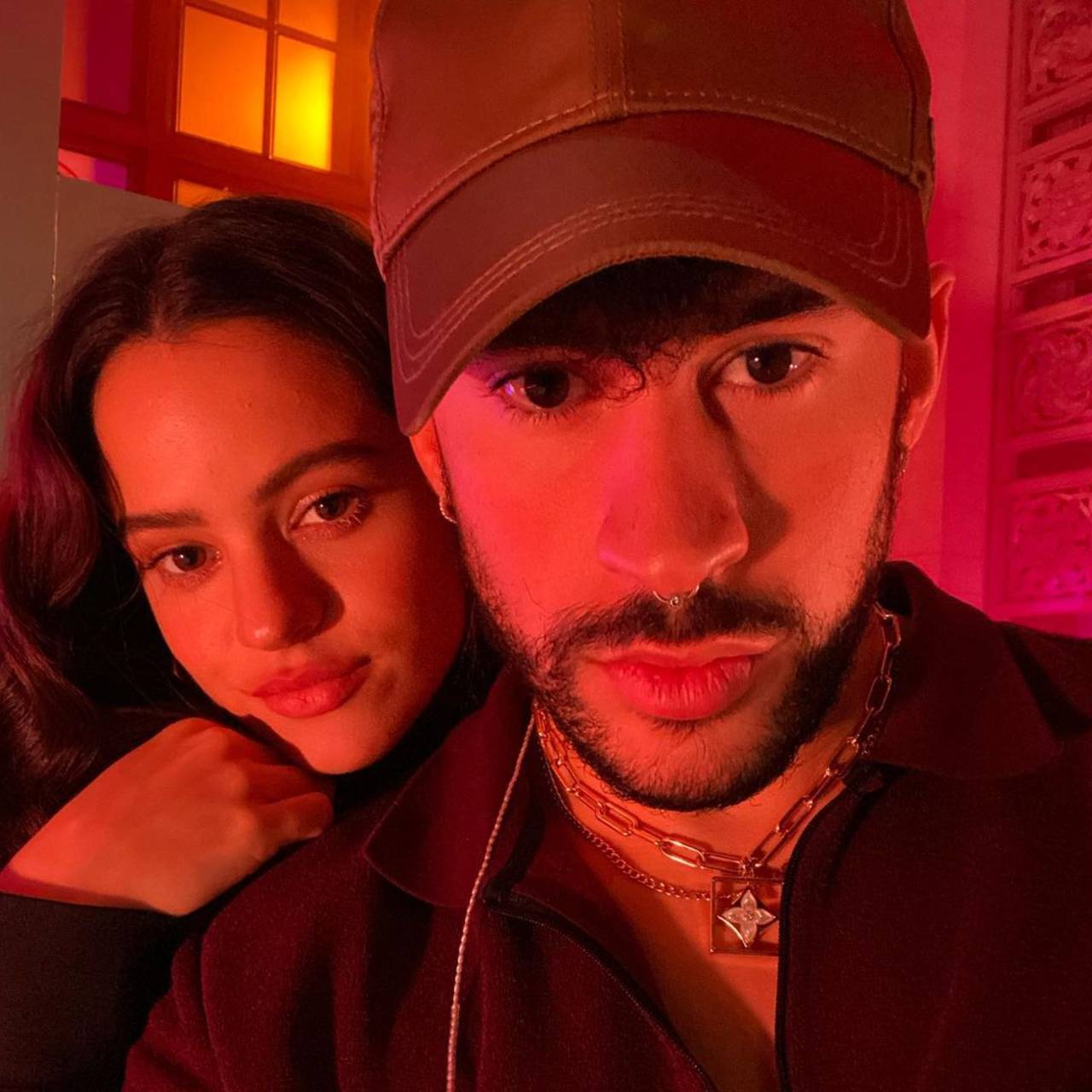Bad Bunny Rosalía novios engaña Mhoni Vidente