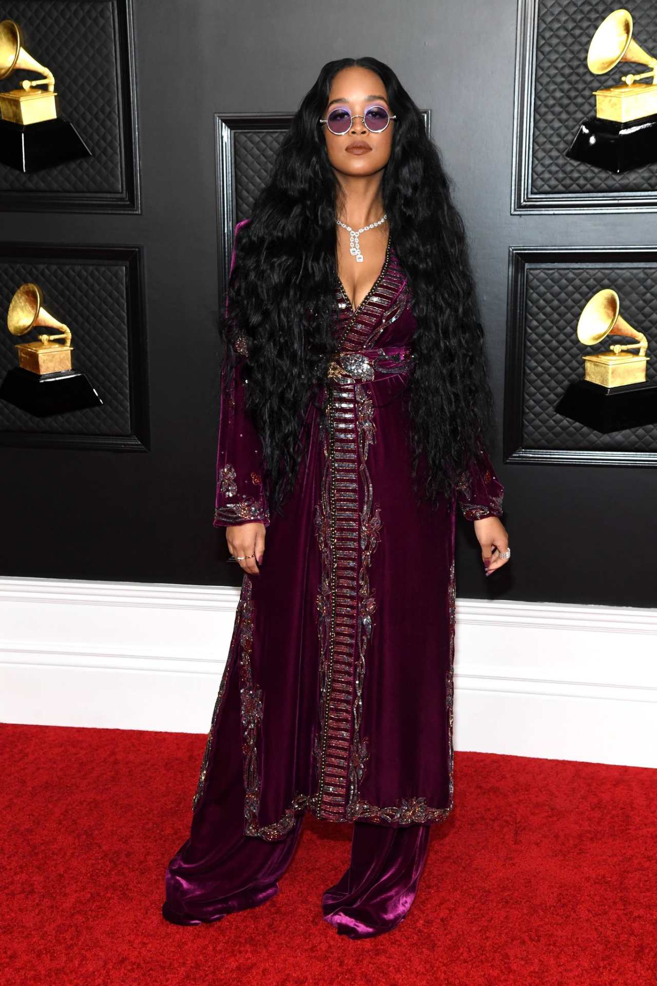Her Alfombra Roja Grammys 2021