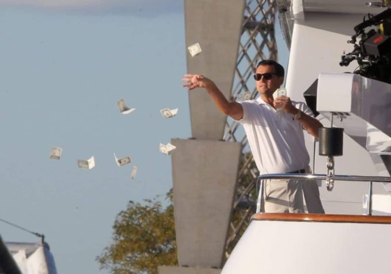 Toma mi dinero meme