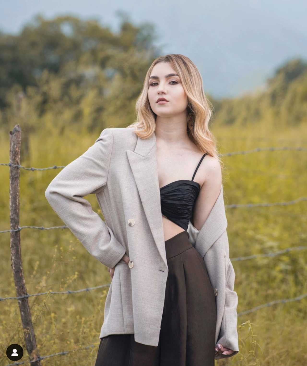 Melanie Carmona, hija de Alicia Villarreal y Arturo Carmona