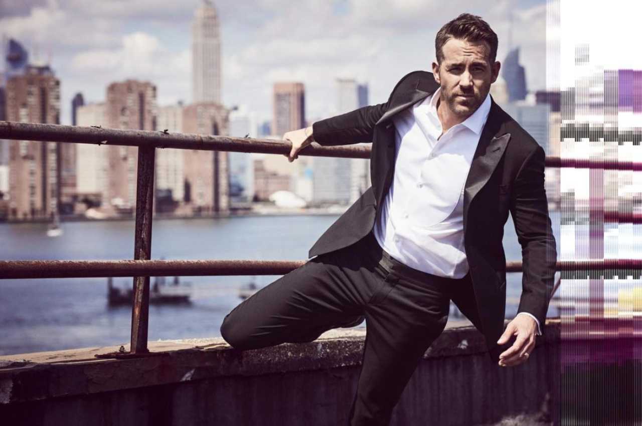 Ryan Reynolds saldrá con Aislinn Derbez en comercial