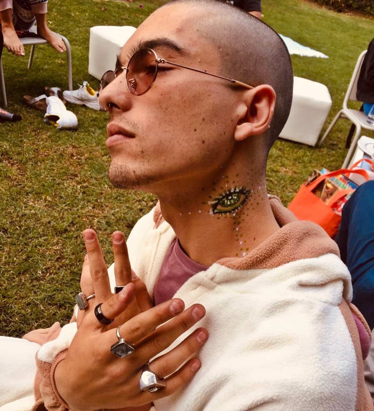 Sergio Mayer Mori con tatuaje cuello