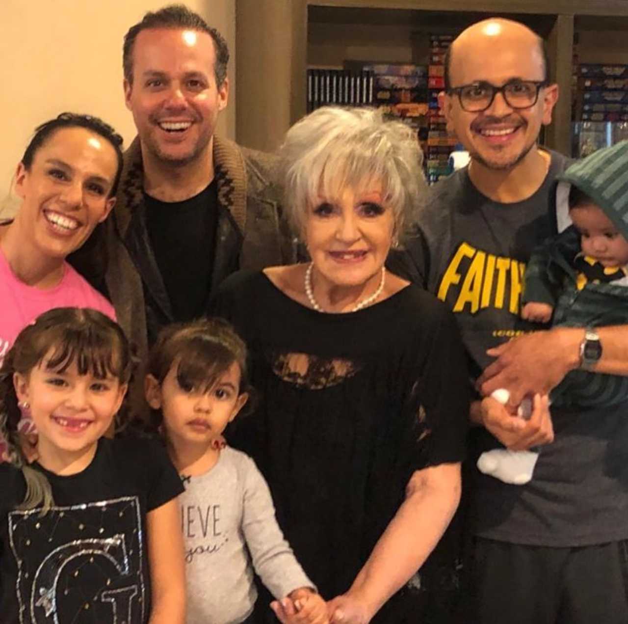 Anel Noreña con sus hijos Marysol y José Joel