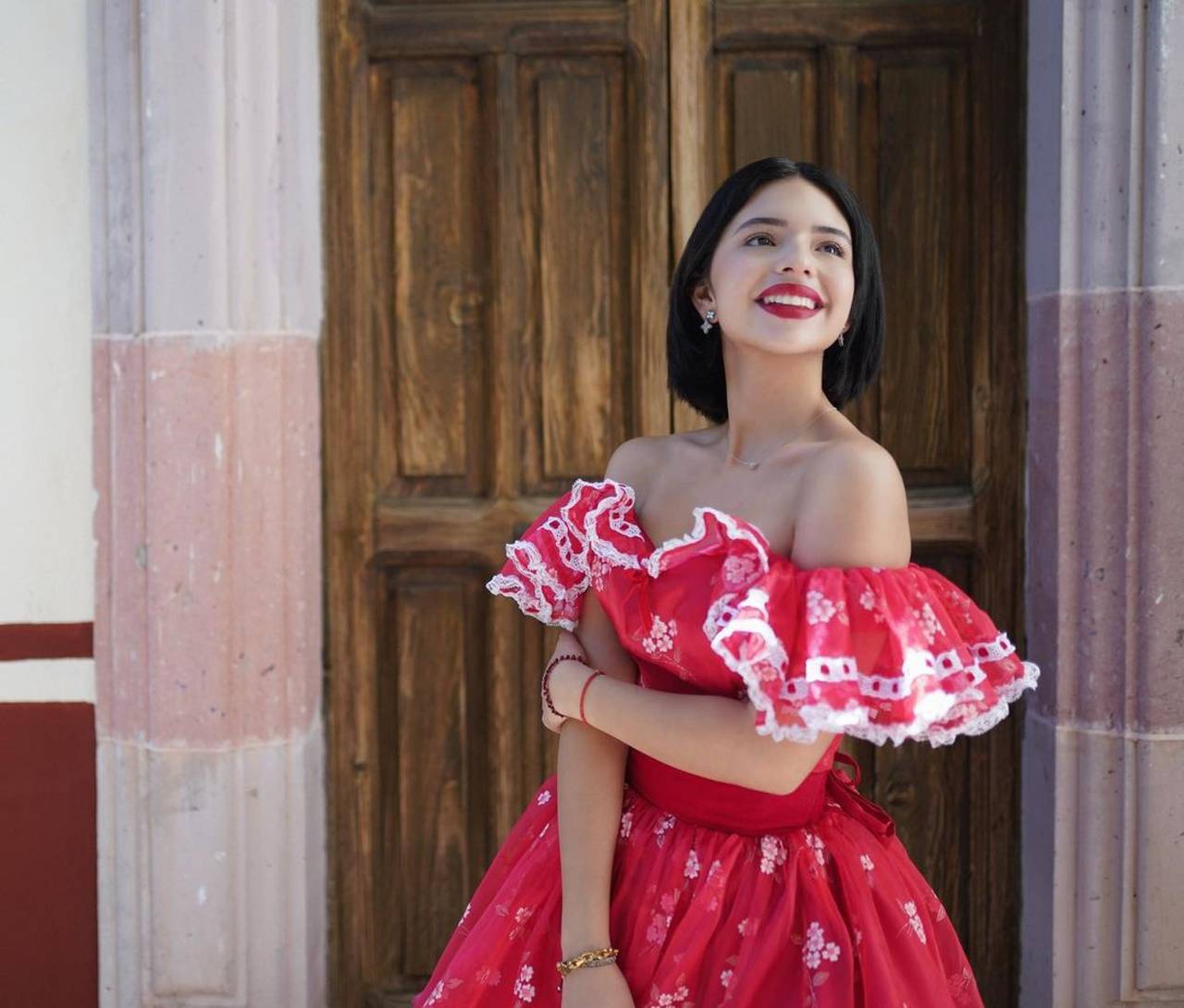 Ángela Aguilar le dan asquito personas infieles