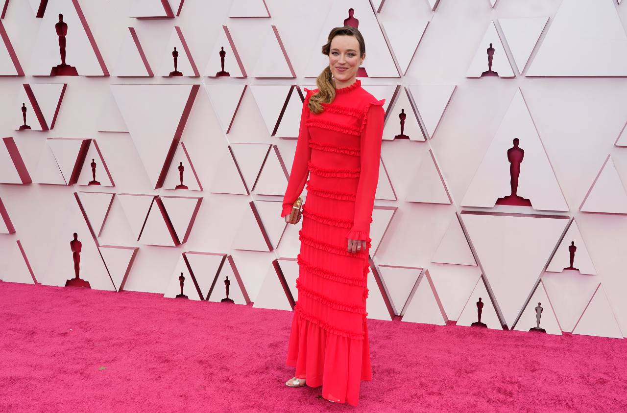 Ashley Fox alfombra roja premios oscar 2021