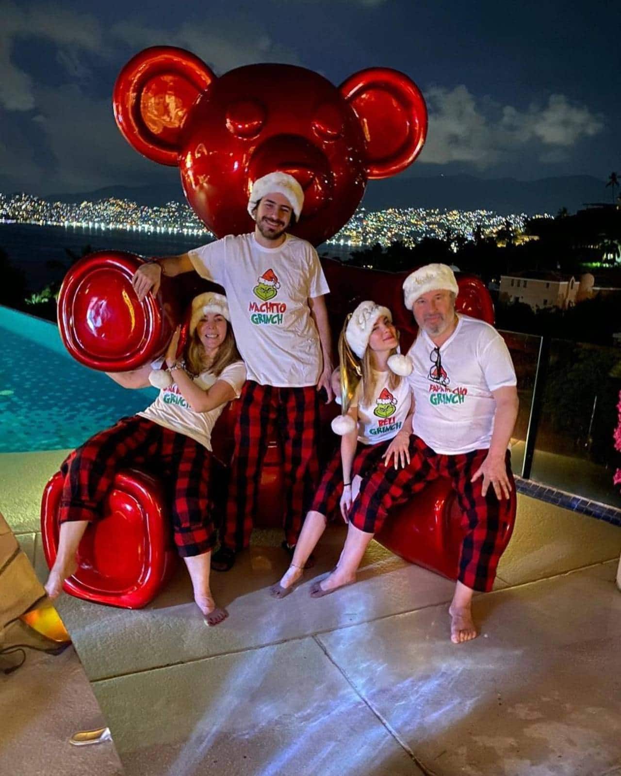 Belinda su papas y su hermano