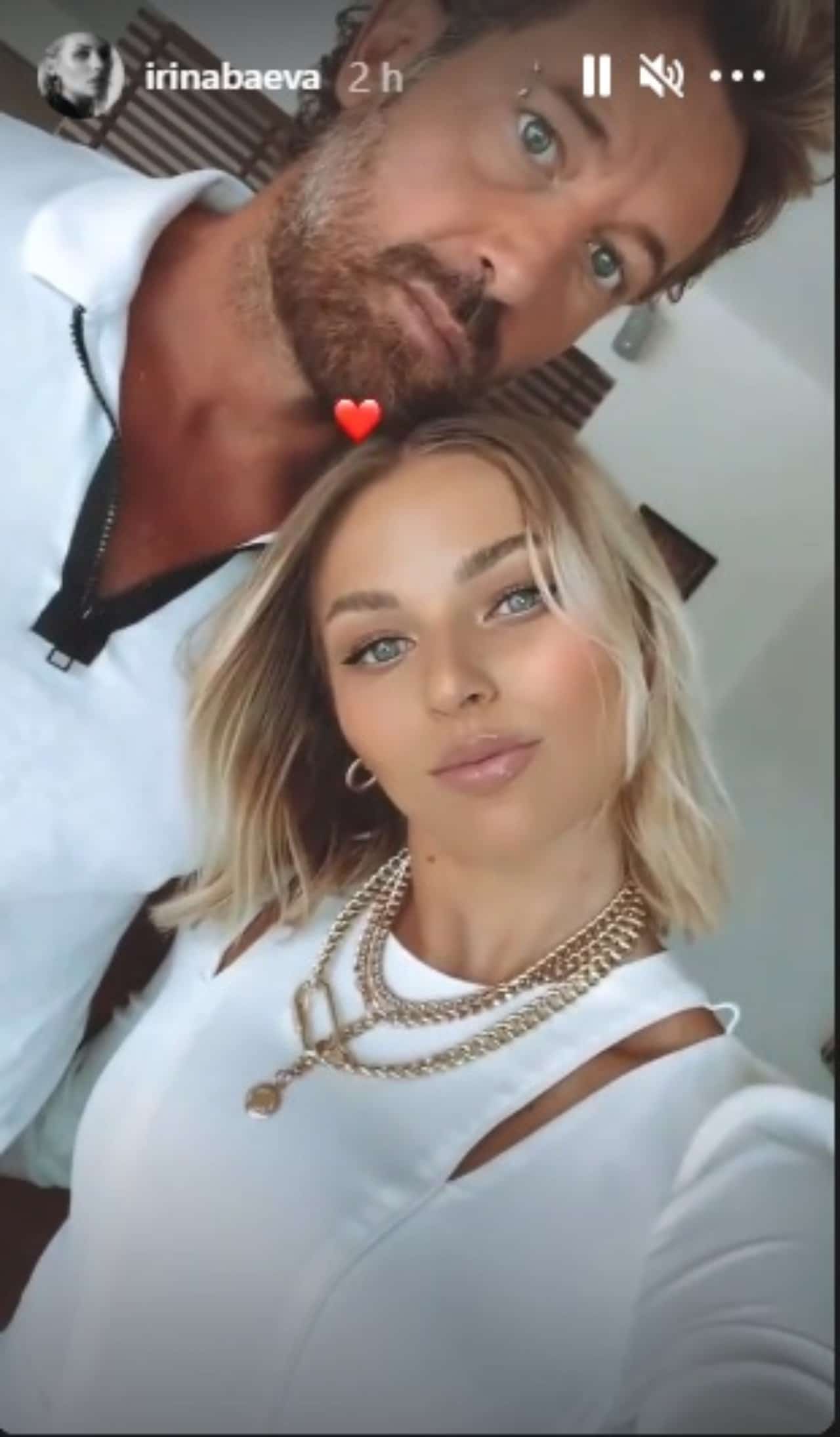Irina Baeva se viste de blanco
