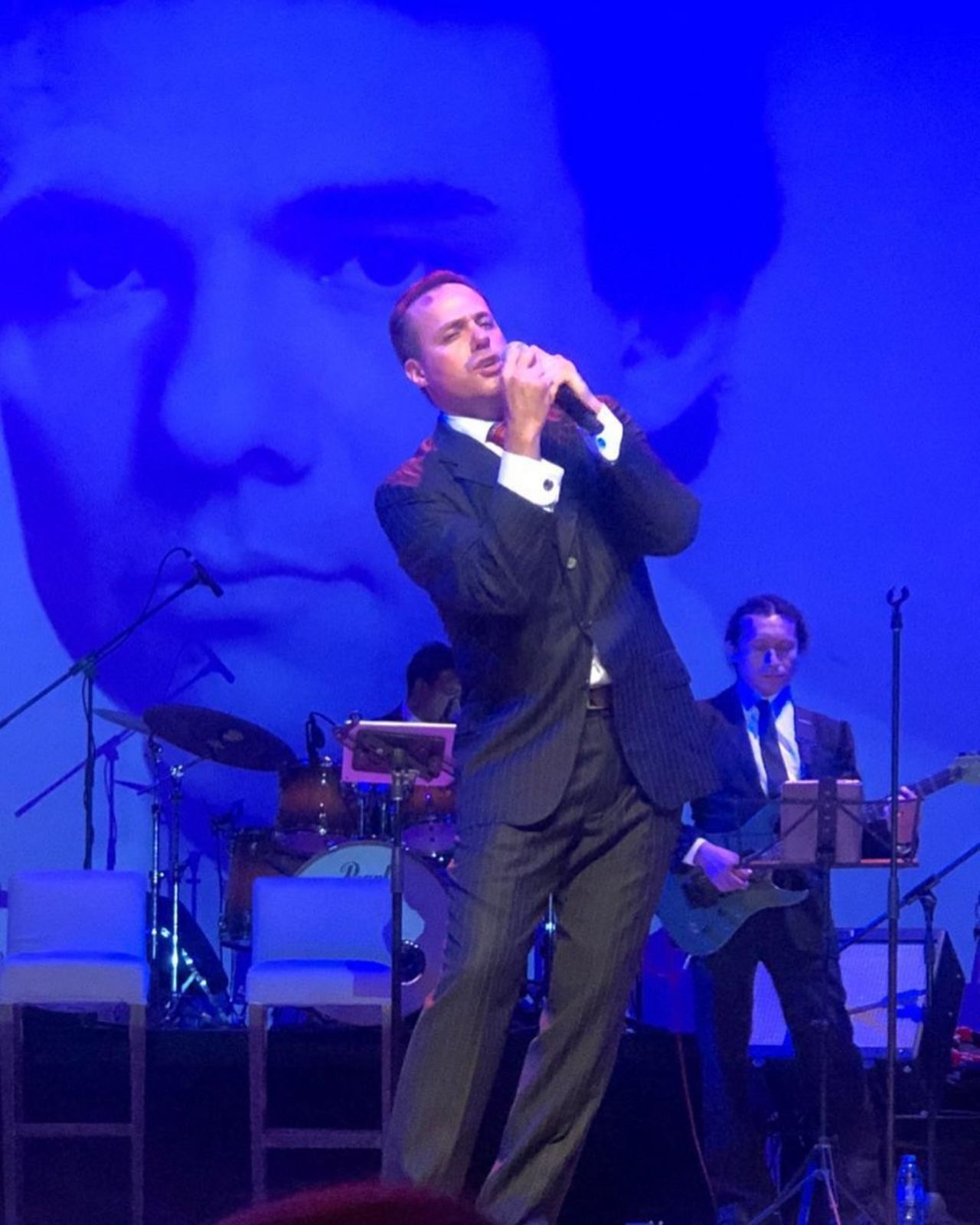 Jose Joel en un show cantando