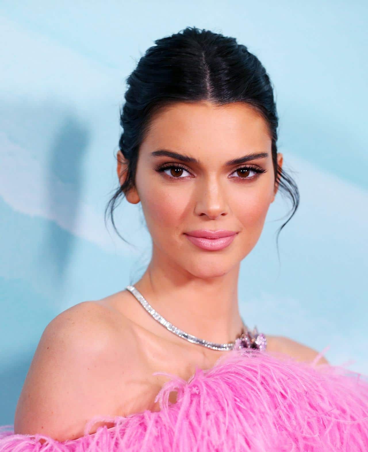 Entran a casa de Kendall Jenner y ella se va de ahí