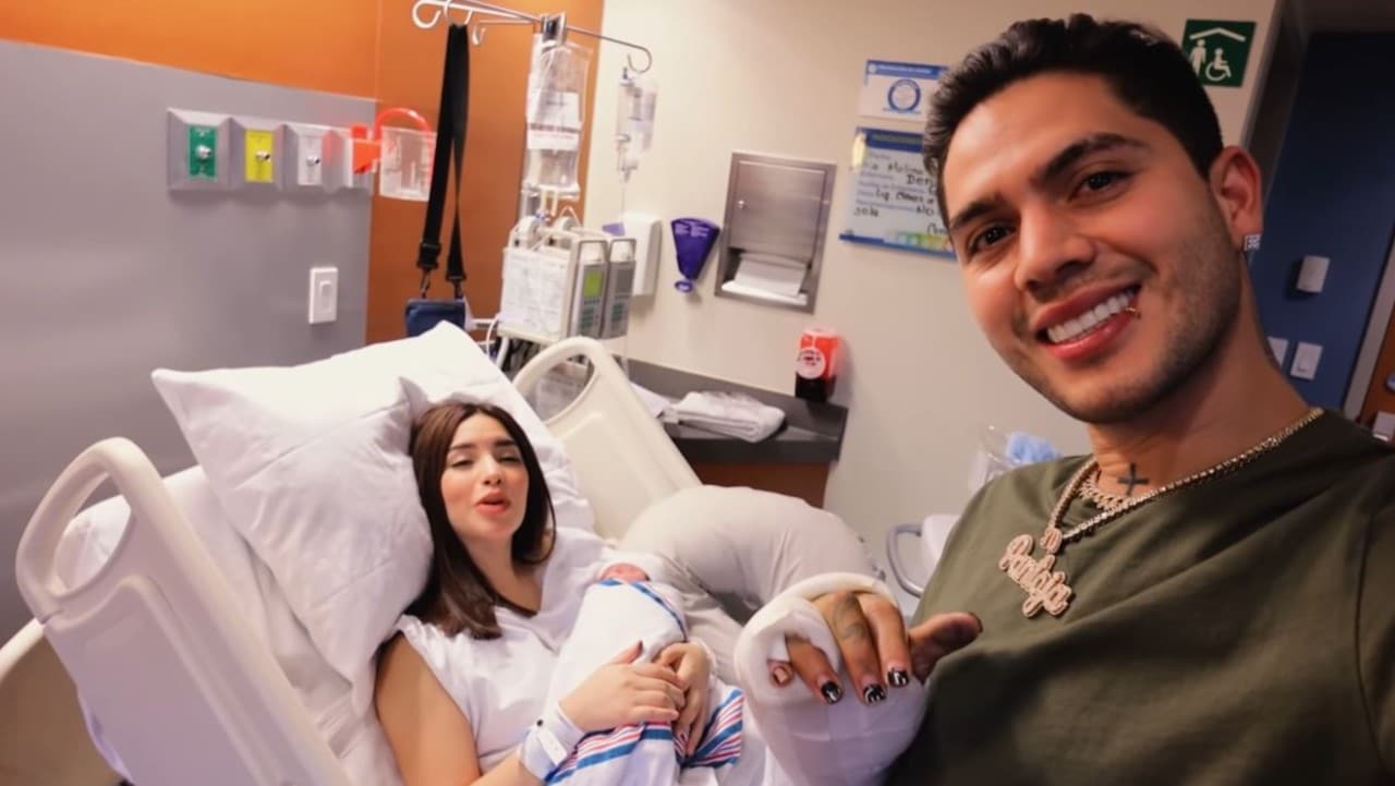 Kimberly Loaiza presenta Juanito hijo