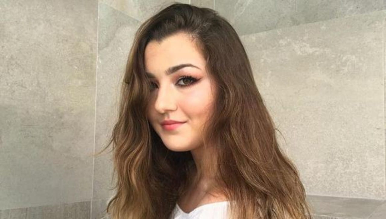 Melenie revela su relación su padrastro