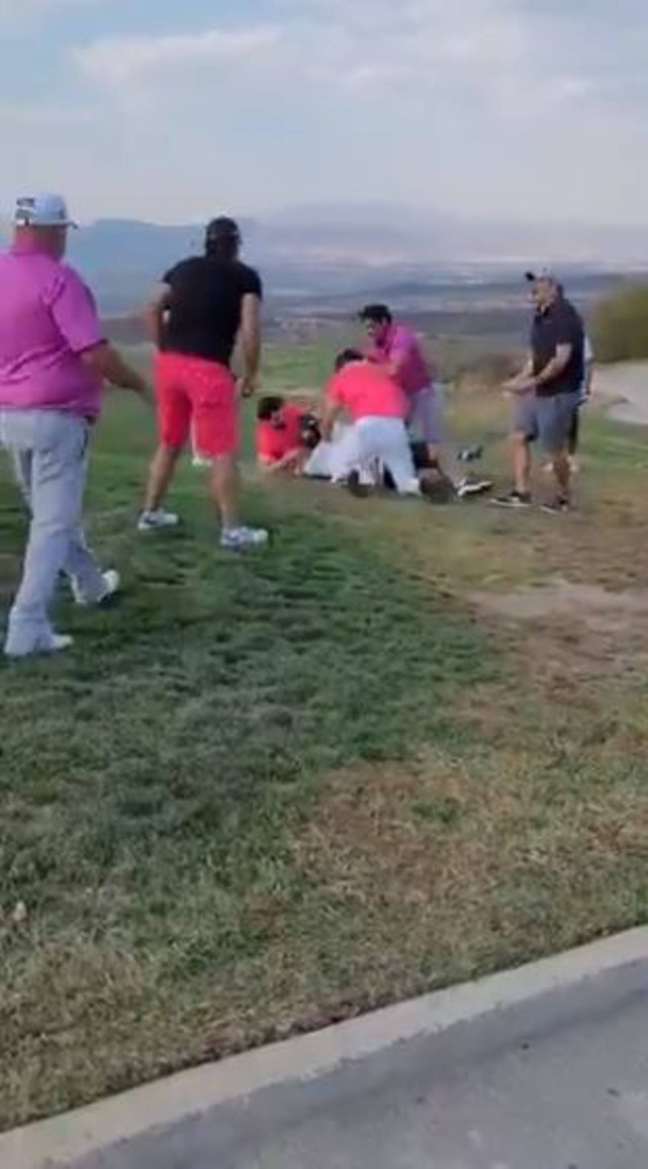 Pelea campo de golf viral 