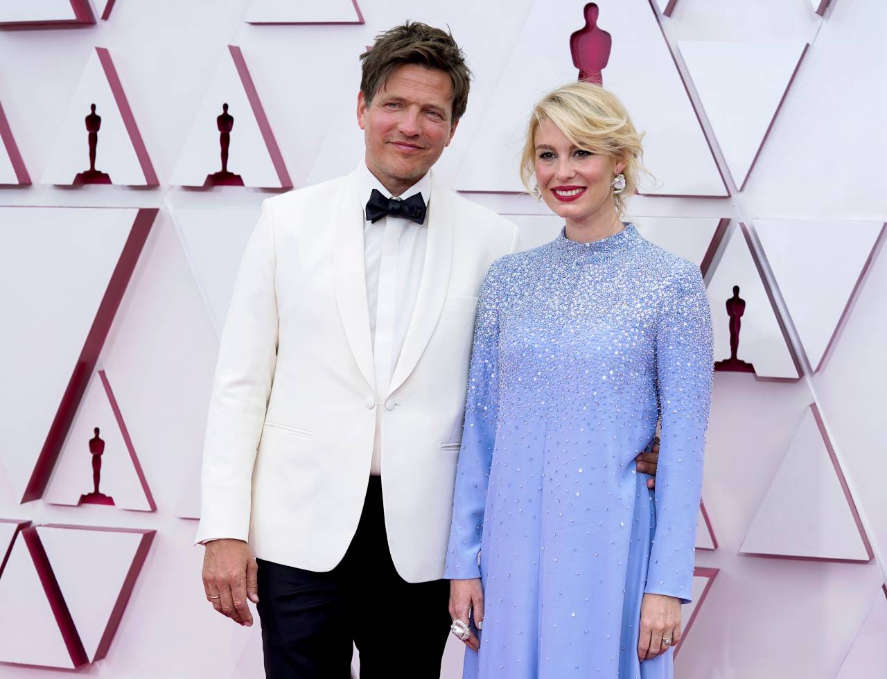 Thomas Vinterberg en los oscars 2021 alfombra roja