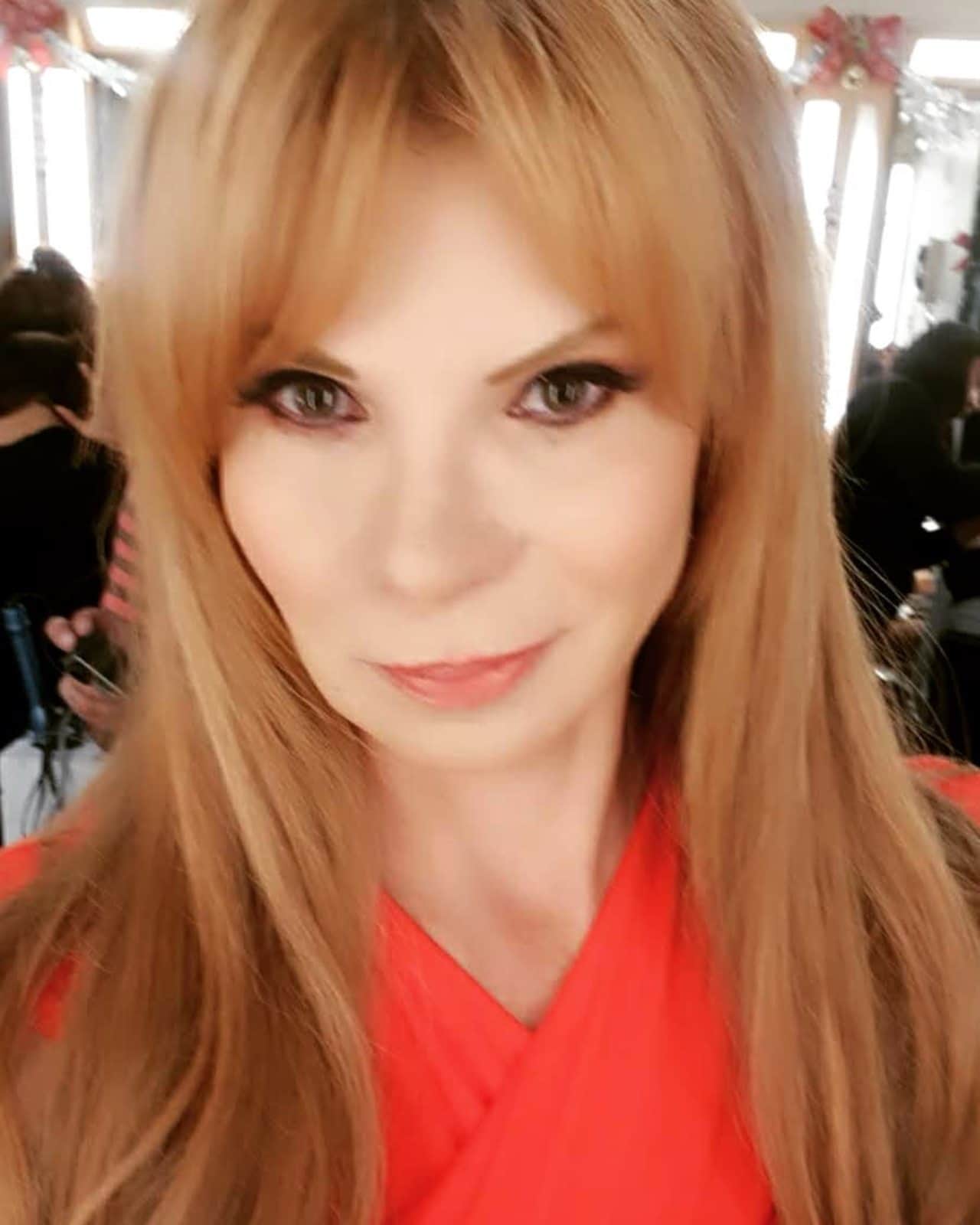 Mhoni Vidente con nuevo look