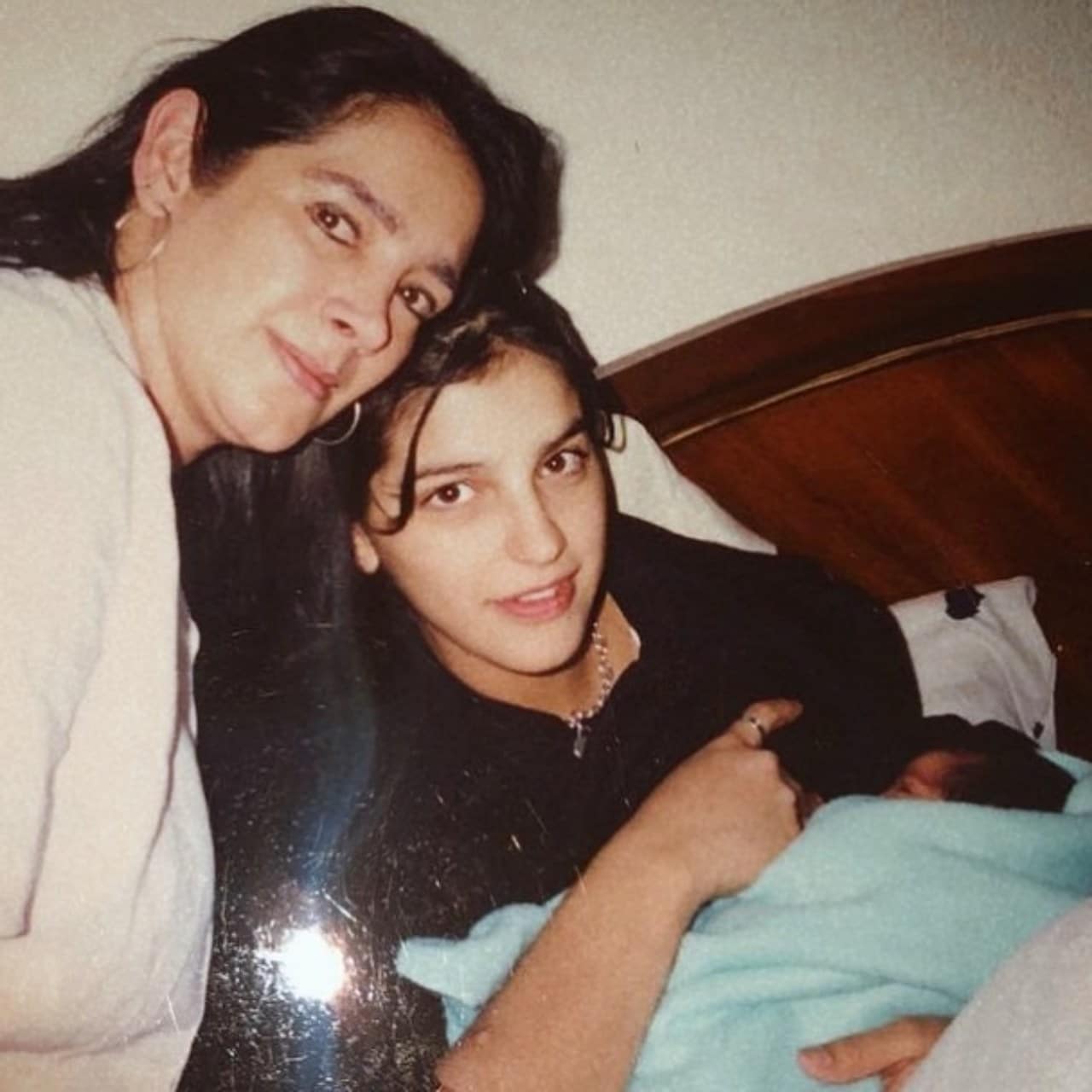 Bárbara de Regil con su mamá e hija