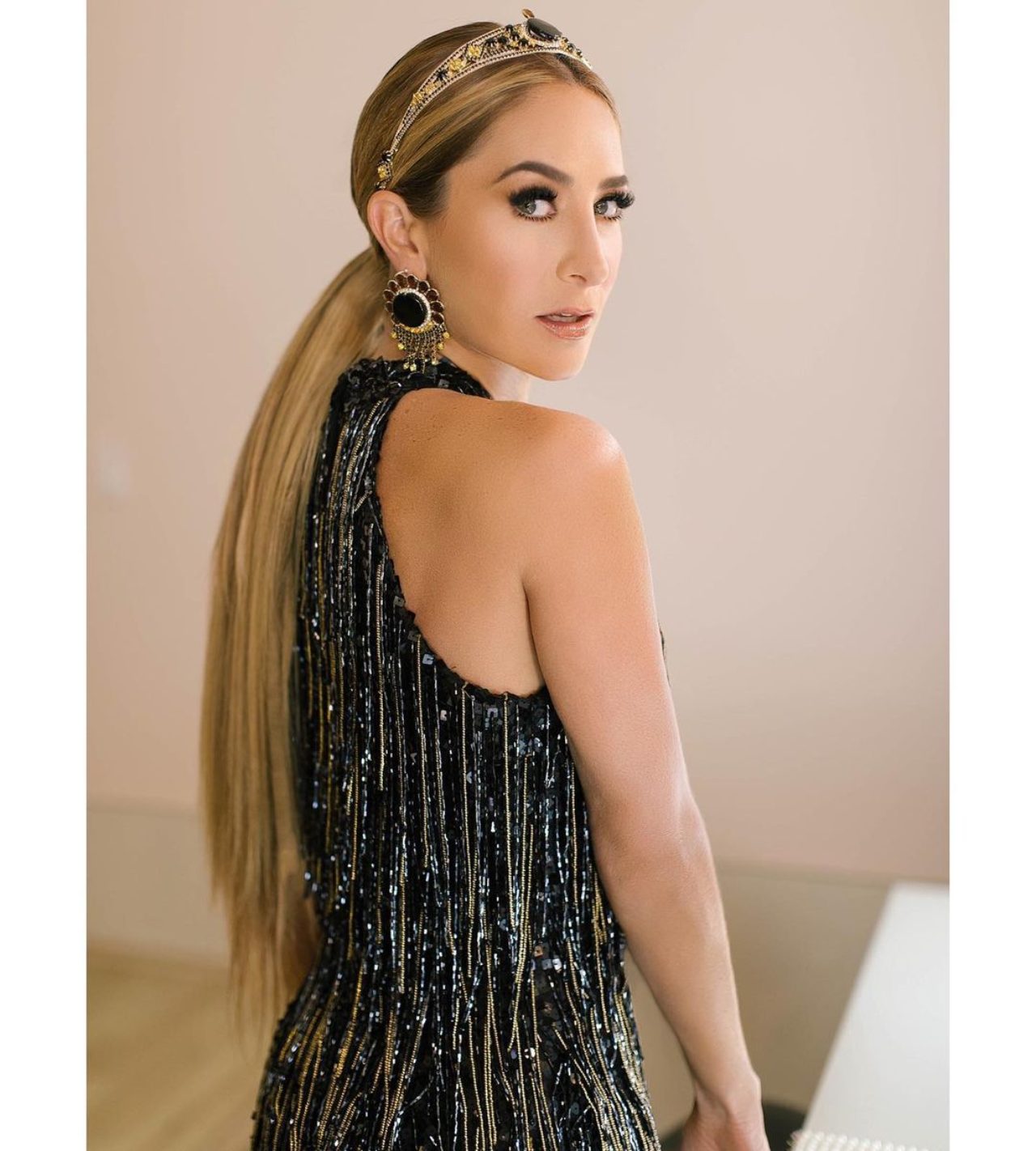 Geraldine Bazan con peinado de coleta de caballo
