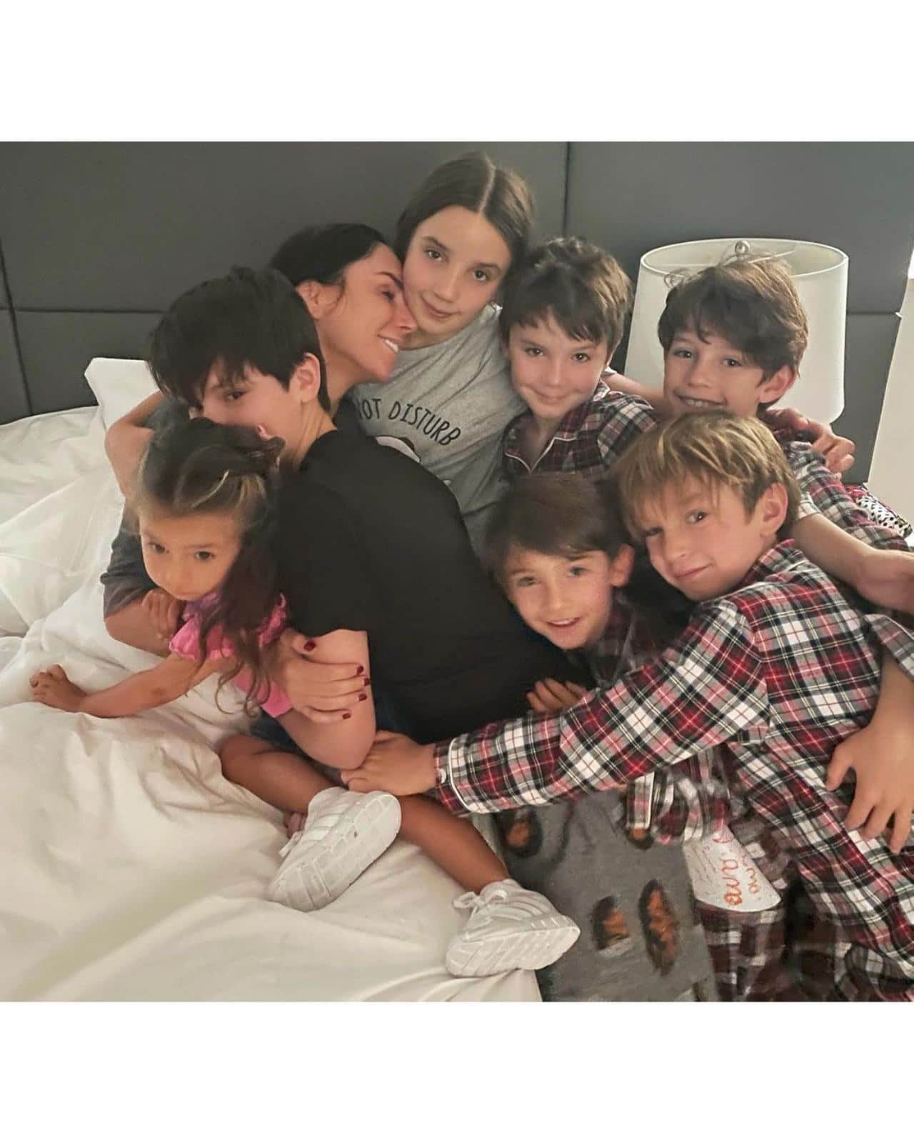 Ines Gomez Mont y sus 7 hijos