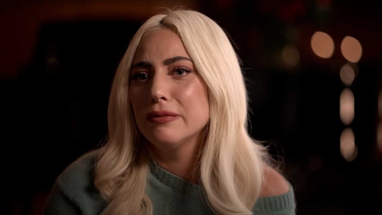 Lady Gaga lloró al recordar su experiencia de abuso