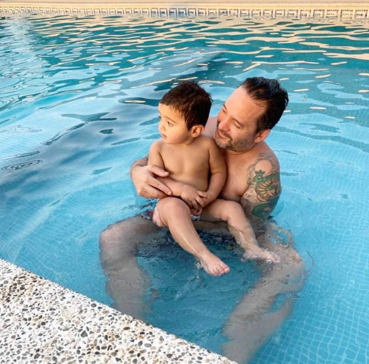 Luis Enrique Guzmán con su hijo Apolo