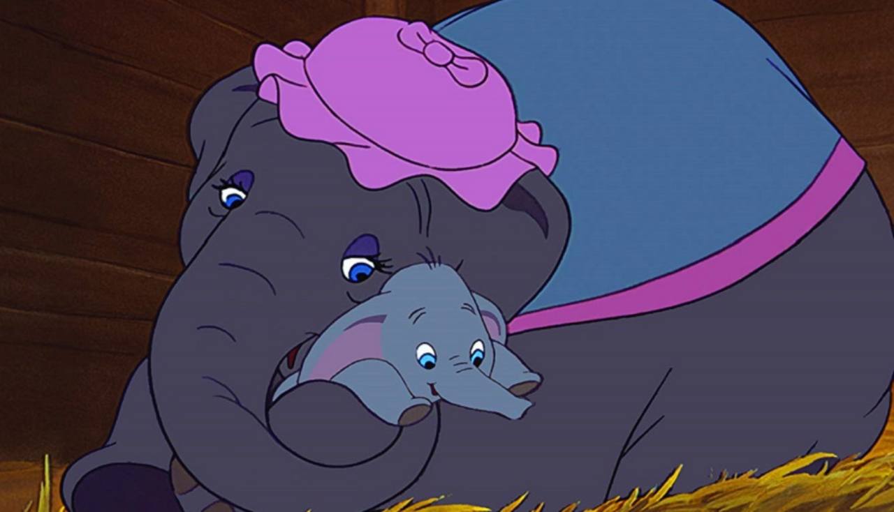 La Sra. Jumbo, amorosa con su hijito siempre