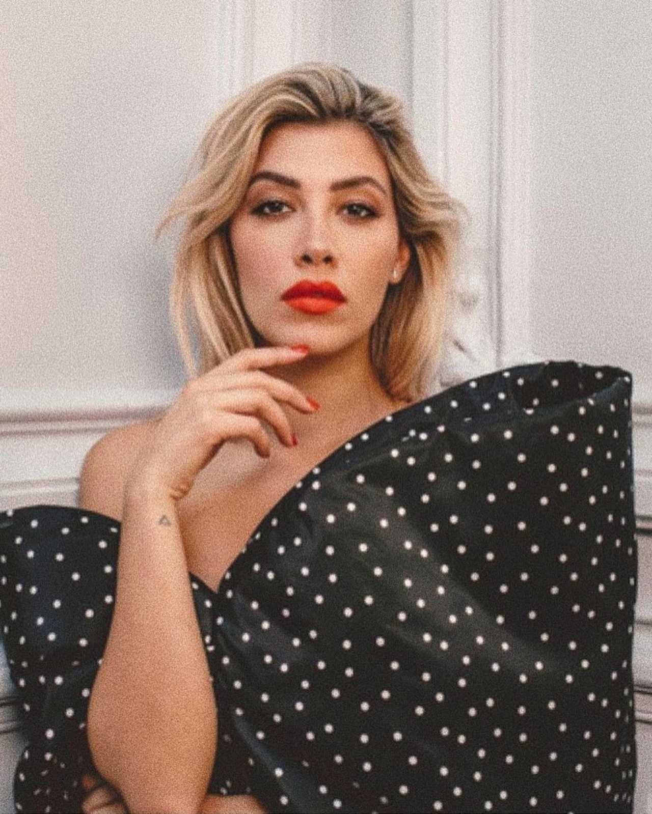 Michelle Salas en la portada Caras