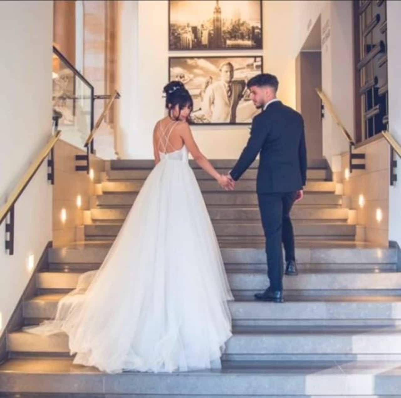 Finge su boda para vengarse exnovio