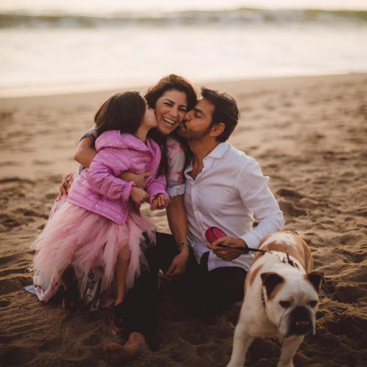 Eugenio Derbez Alessandra Rosaldo y Aitana