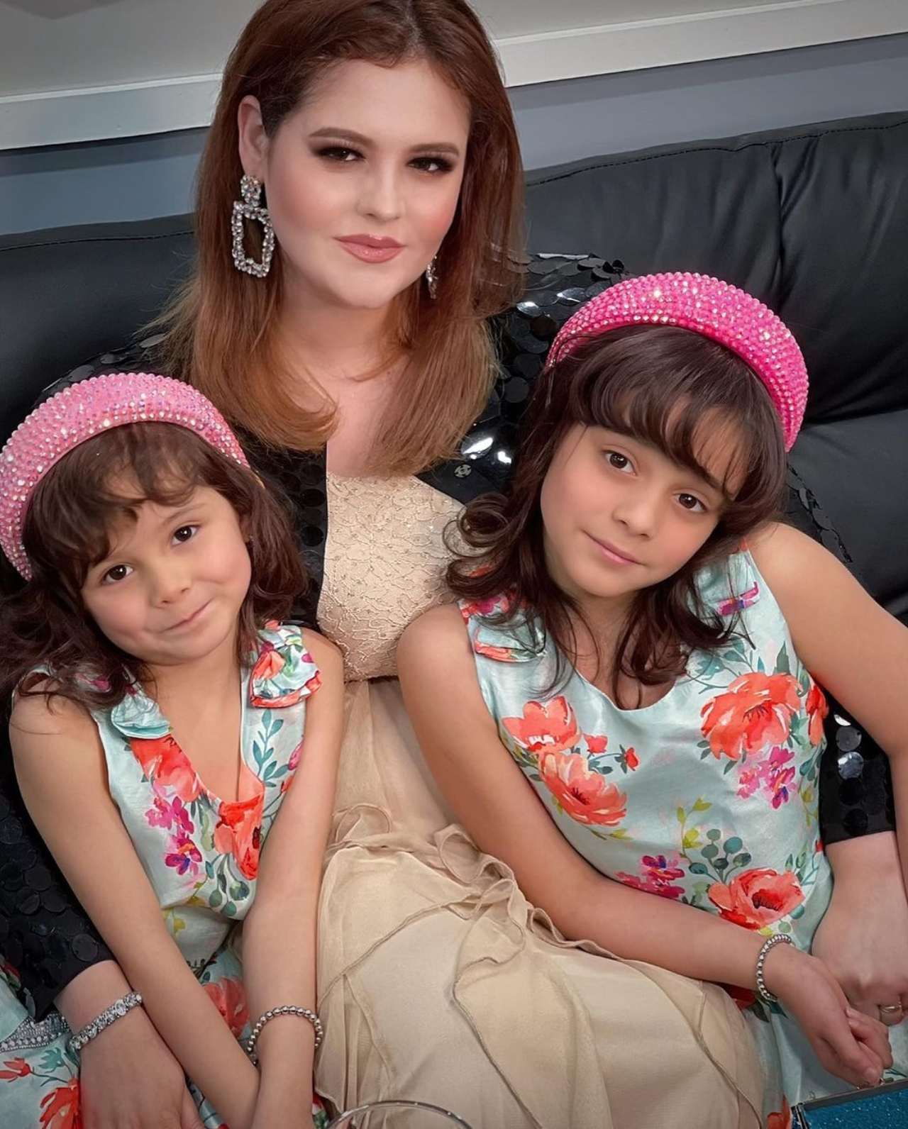 Hijas de Allisson Lozz con la actriz